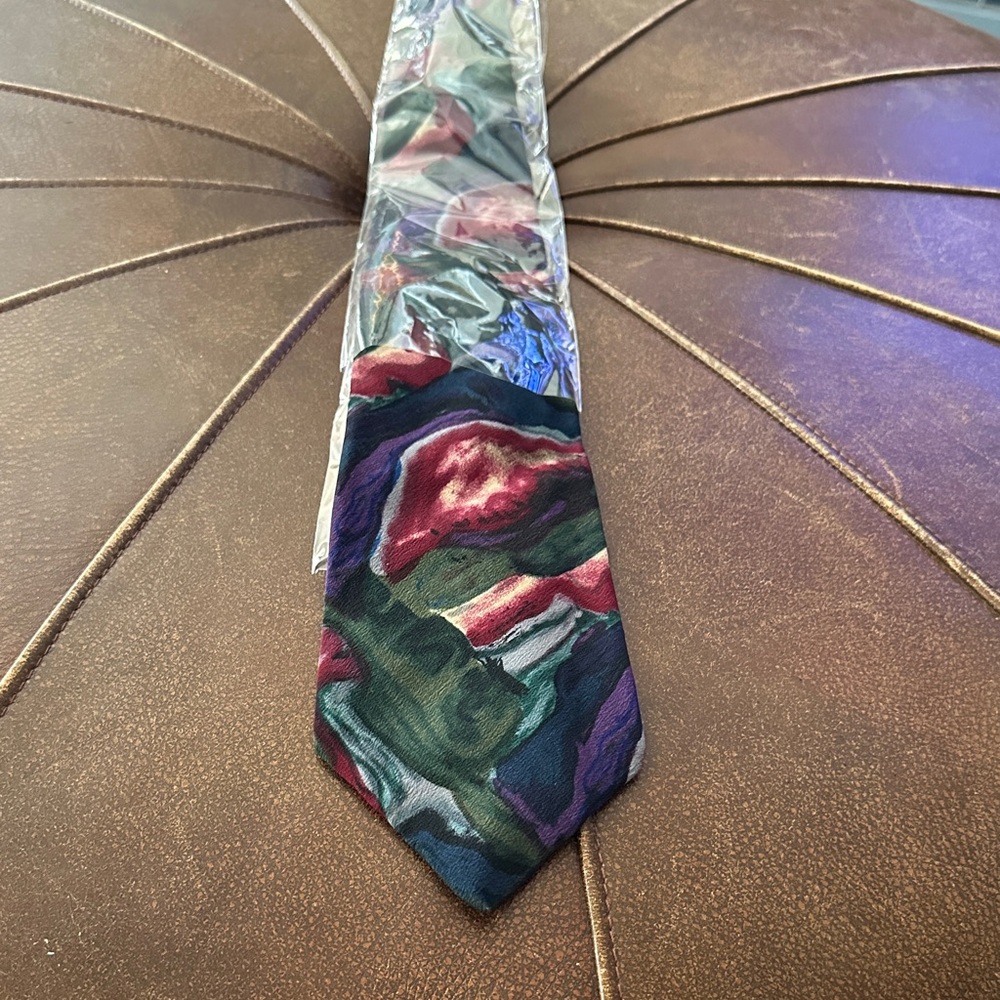 J. Garcia Artistic Red and Green Tie